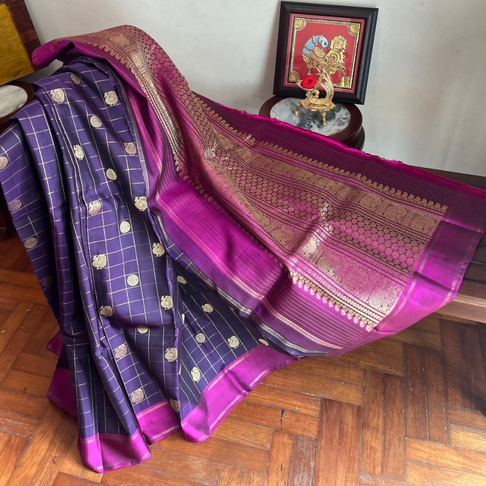 Navapazha Kattam with annam, chakras motifs, contrast magenta pink, pure zari Kanchipuram
