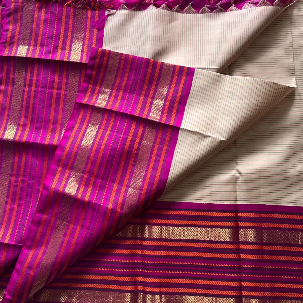 Varisei pettu, in beige and Rani pink Kanchipuram silk