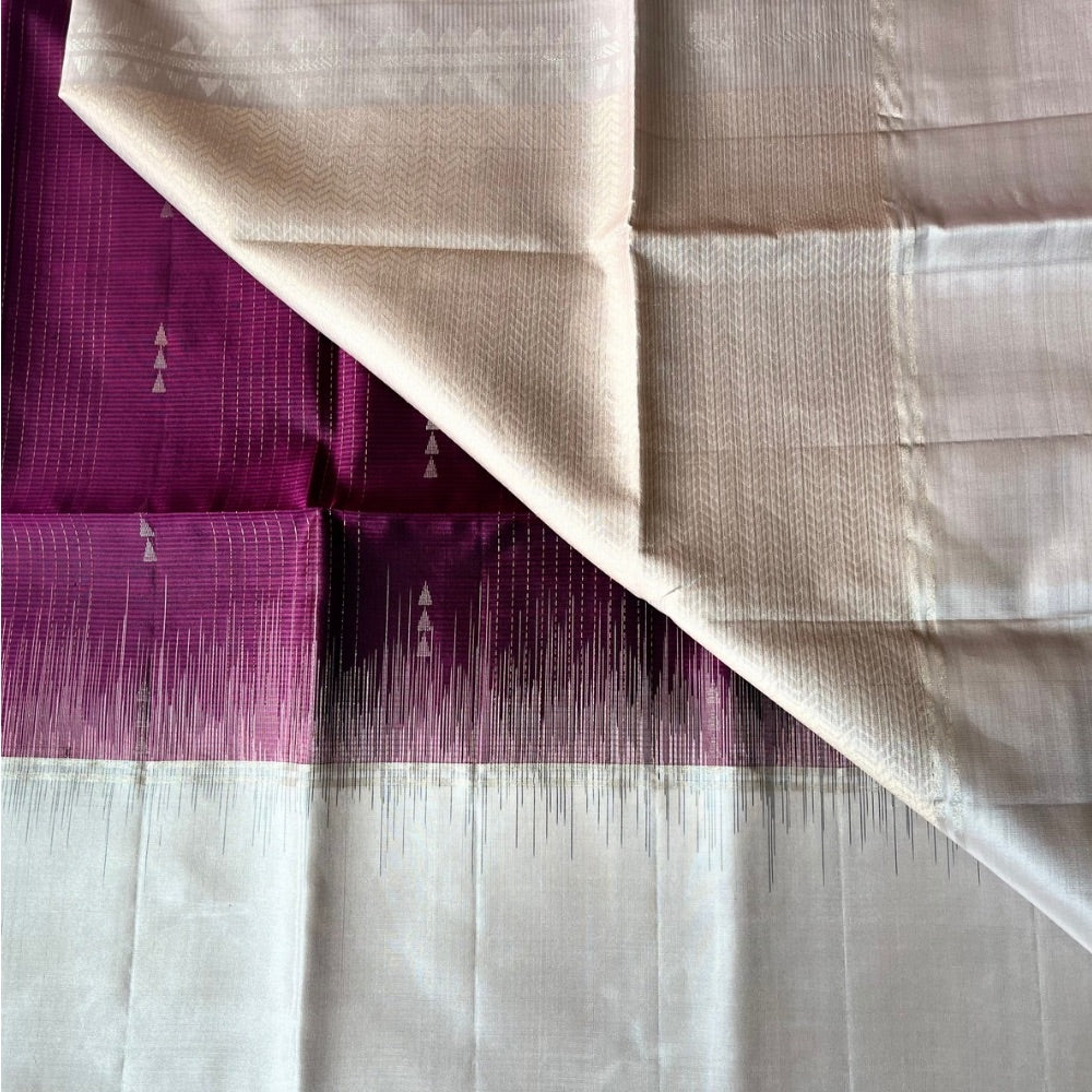 Red Wine with off white in light weight Kanchipuram silks